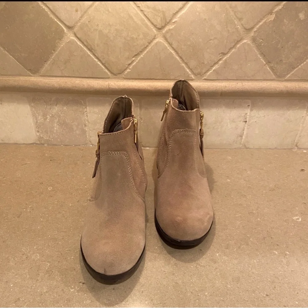 Sole Bound by BareTraps Uriel Suede Ankle Boots - Picture 7 of 10